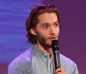 Toby Regbo
Convention Parigi
(Aprile 2019)