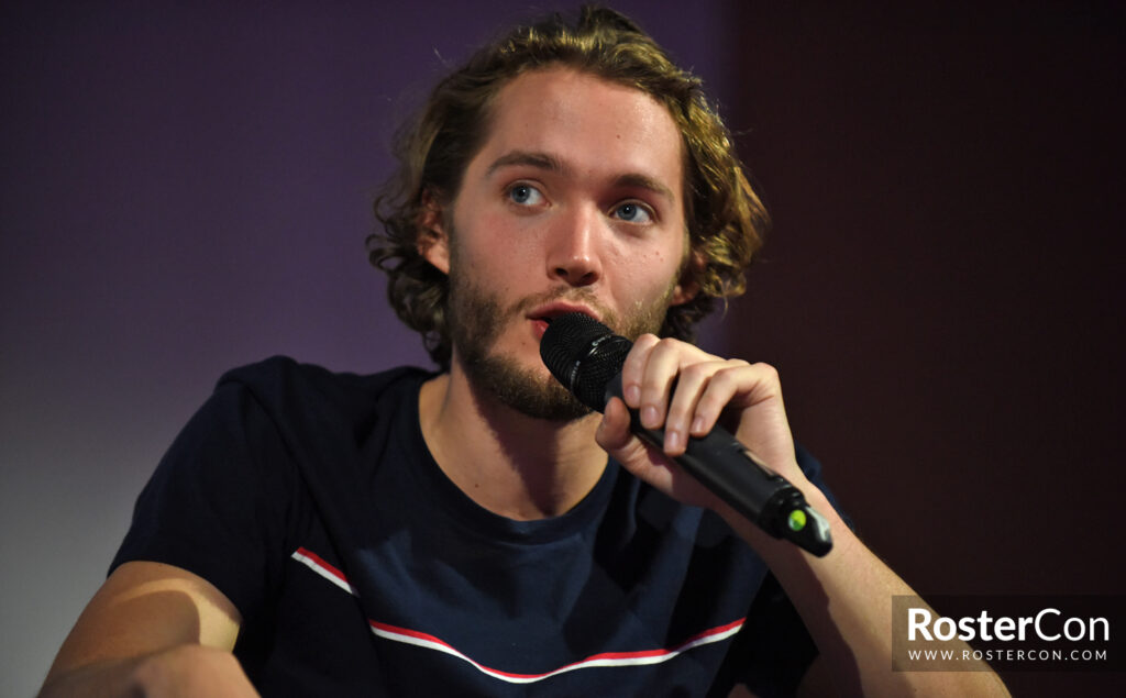 Toby Regbo: attore inglese.
Toby Regbo - Convention Parigi (aprile 2019)