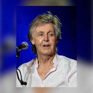 Toby Regbo: LETTERS FROM... lettere
Paul McCartney
In concerto nel 2018
(Wikipedia)