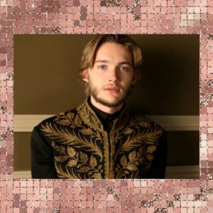 Toby Regbo: LETTERS FROM...
Toby Regbo
Francis in "Reign"