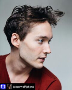 Toby Regbo: Ardent continua...
Toby Regbo
Giugno 2021
(Iona Wolff)